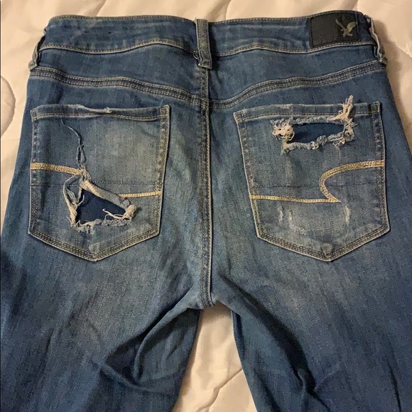 American Eagle High Rise Ripped Jeans - Sz 6 Short - Picture 5 of 7